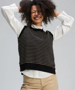 Zaket and Plover Textured Tank - Black/Beige