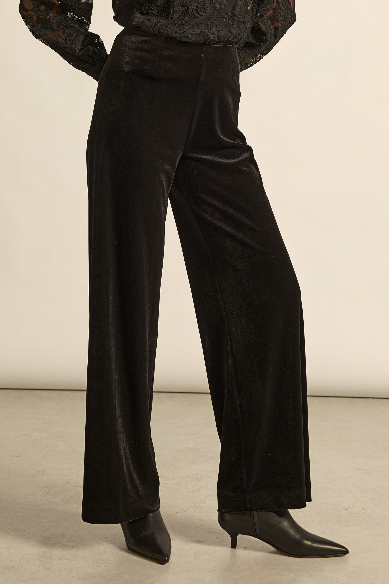 Zoe Kratzmann Haven Velvet Pants - Black - Image 2