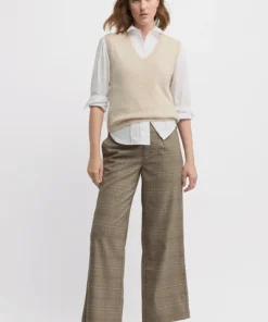 Yarra Trail Shaft Knit Vest - Almond